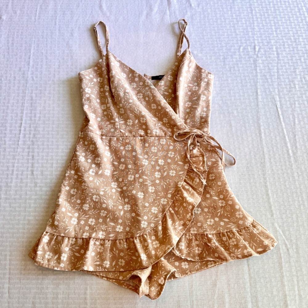 Blashe Tan Floral Linen Blend Ruffle Wrap Romper Small‎ Cottagecore